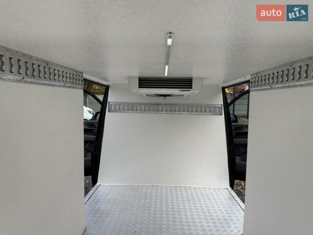 Чорний Фольксваген Transporter, об'ємом двигуна 2 л та пробігом 219 тис. км за 29900 $, фото 45 на Automoto.ua