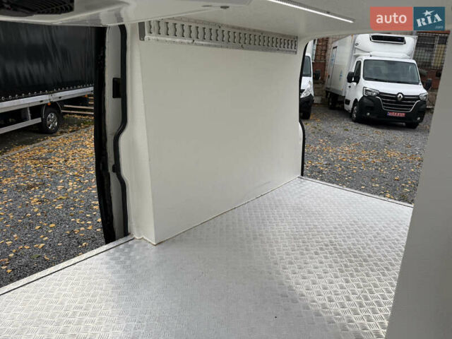 Чорний Фольксваген Transporter, об'ємом двигуна 2 л та пробігом 219 тис. км за 29900 $, фото 43 на Automoto.ua