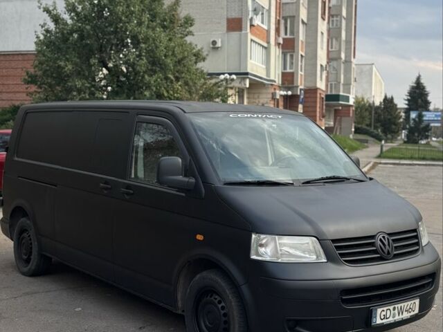 Черный Фольксваген Transporter, объемом двигателя 2.5 л и пробегом 250 тыс. км за 4999 $, фото 1 на Automoto.ua