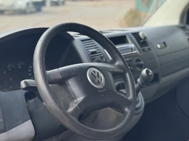 Черный Фольксваген Transporter, объемом двигателя 2.5 л и пробегом 250 тыс. км за 4999 $, фото 5 на Automoto.ua