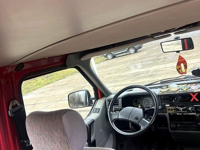 Чорний Фольксваген Transporter, об'ємом двигуна 2.4 л та пробігом 282 тис. км за 3200 $, фото 1 на Automoto.ua