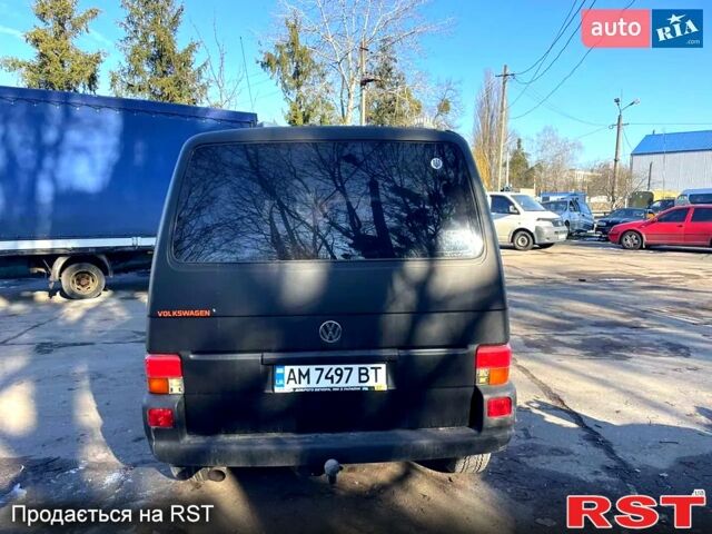 Черный Фольксваген Transporter, объемом двигателя 2.5 л и пробегом 350 тыс. км за 3999 $, фото 1 на Automoto.ua