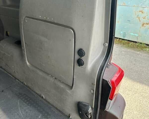 Коричневый Фольксваген Transporter, объемом двигателя 2.4 л и пробегом 300 тыс. км за 8300 $, фото 32 на Automoto.ua