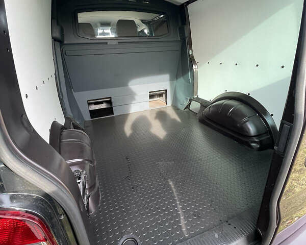 Коричневый Фольксваген Transporter, объемом двигателя 2 л и пробегом 300 тыс. км за 17900 $, фото 8 на Automoto.ua