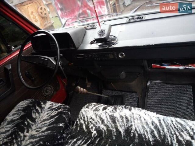 Красный Фольксваген Transporter, объемом двигателя 1 л и пробегом 300 тыс. км за 1650 $, фото 3 на Automoto.ua