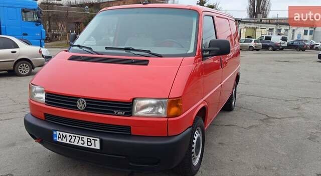 Червоний Фольксваген Transporter, об'ємом двигуна 2.46 л та пробігом 275 тис. км за 7000 $, фото 1 на Automoto.ua