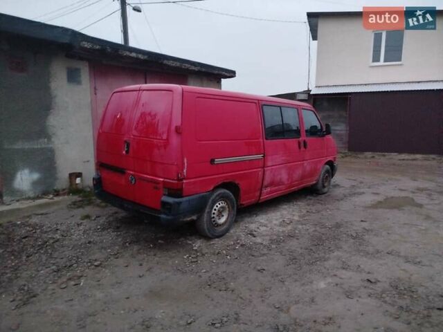 Красный Фольксваген Transporter, объемом двигателя 2.4 л и пробегом 280 тыс. км за 3500 $, фото 5 на Automoto.ua