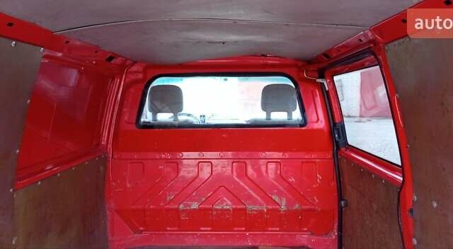 Червоний Фольксваген Transporter, об'ємом двигуна 2.46 л та пробігом 275 тис. км за 7000 $, фото 18 на Automoto.ua