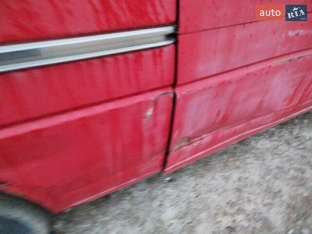 Красный Фольксваген Transporter, объемом двигателя 2.4 л и пробегом 280 тыс. км за 3500 $, фото 8 на Automoto.ua