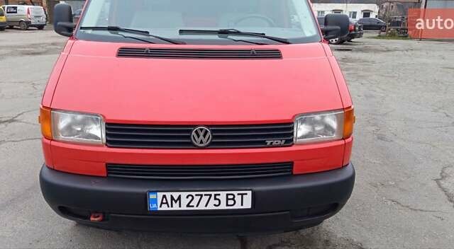 Червоний Фольксваген Transporter, об'ємом двигуна 2.46 л та пробігом 275 тис. км за 7000 $, фото 3 на Automoto.ua