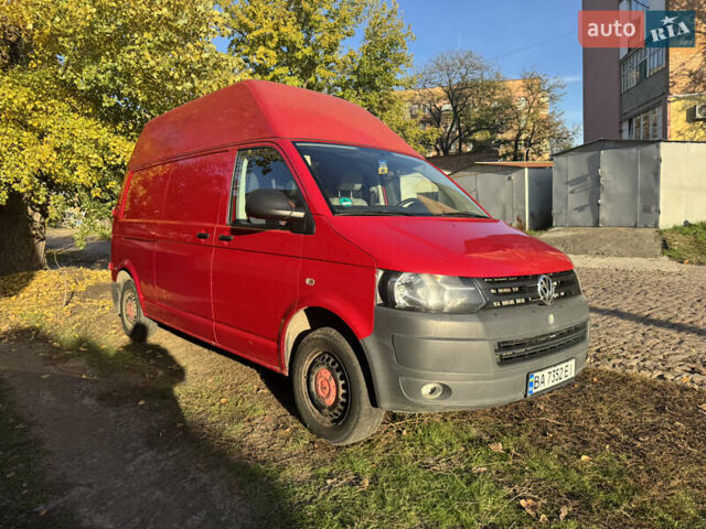 Красный Фольксваген Transporter, объемом двигателя 1.97 л и пробегом 350 тыс. км за 10500 $, фото 1 на Automoto.ua