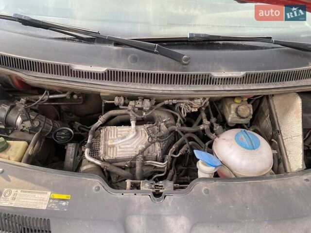 Червоний Фольксваген Transporter, об'ємом двигуна 2 л та пробігом 265 тис. км за 14900 $, фото 3 на Automoto.ua