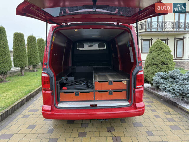 Красный Фольксваген Transporter, объемом двигателя 2 л и пробегом 298 тыс. км за 21200 $, фото 30 на Automoto.ua