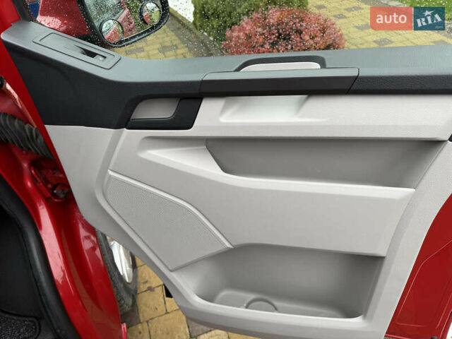 Красный Фольксваген Transporter, объемом двигателя 2 л и пробегом 298 тыс. км за 21200 $, фото 21 на Automoto.ua