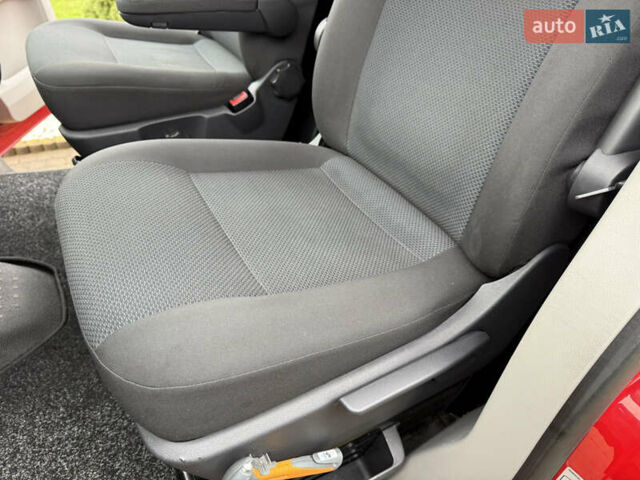 Красный Фольксваген Transporter, объемом двигателя 2 л и пробегом 298 тыс. км за 21200 $, фото 17 на Automoto.ua