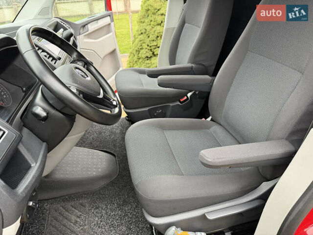 Красный Фольксваген Transporter, объемом двигателя 2 л и пробегом 298 тыс. км за 21200 $, фото 16 на Automoto.ua