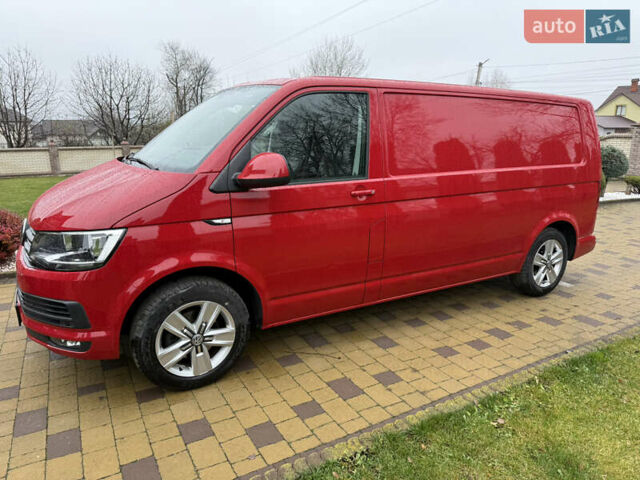 Красный Фольксваген Transporter, объемом двигателя 2 л и пробегом 298 тыс. км за 21200 $, фото 1 на Automoto.ua