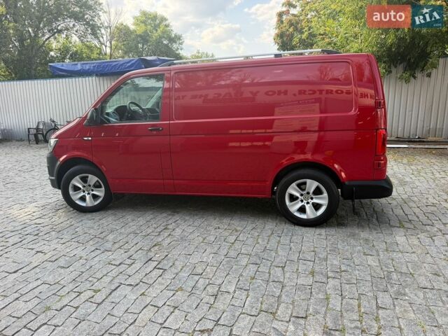 Красный Фольксваген Transporter, объемом двигателя 1.97 л и пробегом 213 тыс. км за 23800 $, фото 2 на Automoto.ua