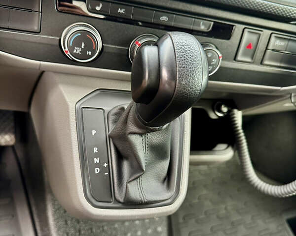 Красный Фольксваген Transporter, объемом двигателя 2 л и пробегом 219 тыс. км за 25950 $, фото 34 на Automoto.ua