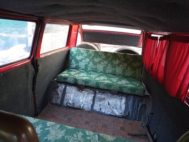 Красный Фольксваген Transporter, объемом двигателя 0 л и пробегом 300 тыс. км за 1900 $, фото 7 на Automoto.ua