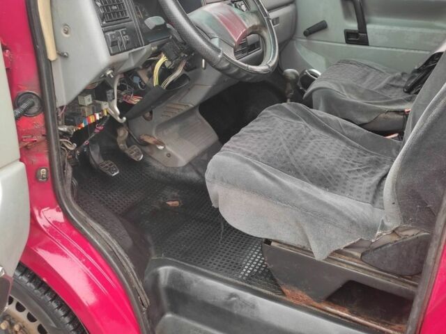 Червоний Фольксваген Transporter, об'ємом двигуна 1.8 л та пробігом 450 тис. км за 2300 $, фото 8 на Automoto.ua