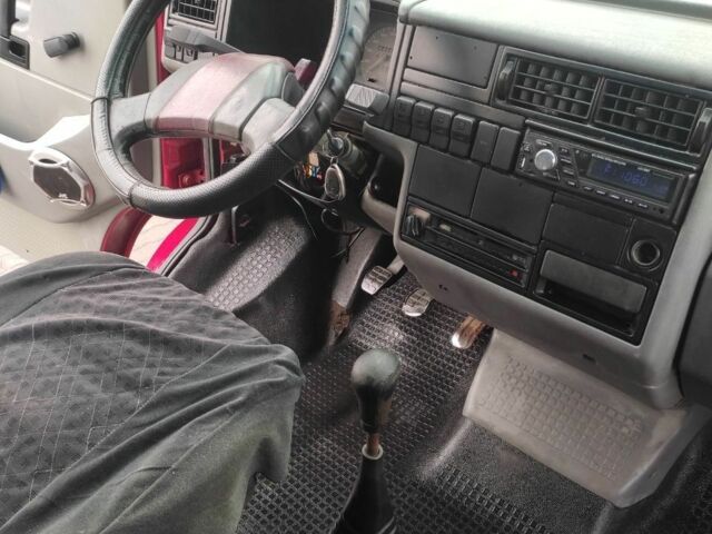 Червоний Фольксваген Transporter, об'ємом двигуна 1.8 л та пробігом 450 тис. км за 2300 $, фото 7 на Automoto.ua