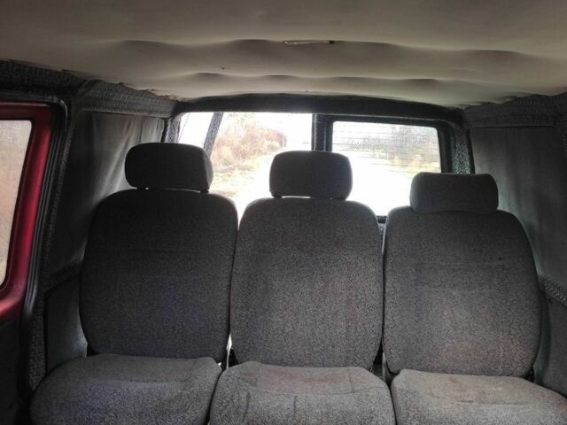 Червоний Фольксваген Transporter, об'ємом двигуна 1.8 л та пробігом 450 тис. км за 2300 $, фото 12 на Automoto.ua