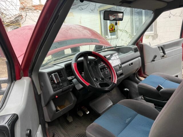 Червоний Фольксваген Transporter, об'ємом двигуна 2.4 л та пробігом 3 тис. км за 4500 $, фото 4 на Automoto.ua