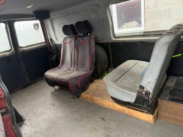 Червоний Фольксваген Transporter, об'ємом двигуна 2.4 л та пробігом 3 тис. км за 4500 $, фото 3 на Automoto.ua