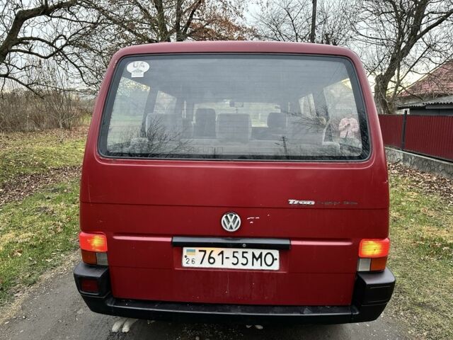 Красный Фольксваген Transporter, объемом двигателя 1.9 л и пробегом 300 тыс. км за 2200 $, фото 3 на Automoto.ua