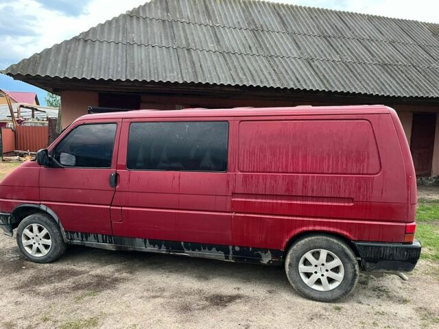Червоний Фольксваген Transporter, об'ємом двигуна 2.4 л та пробігом 500 тис. км за 3900 $, фото 2 на Automoto.ua