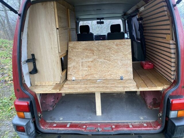 Червоний Фольксваген Transporter, об'ємом двигуна 1.9 л та пробігом 250 тис. км за 2700 $, фото 8 на Automoto.ua