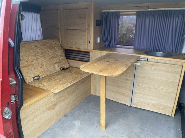 Червоний Фольксваген Transporter, об'ємом двигуна 1.9 л та пробігом 250 тис. км за 2700 $, фото 10 на Automoto.ua