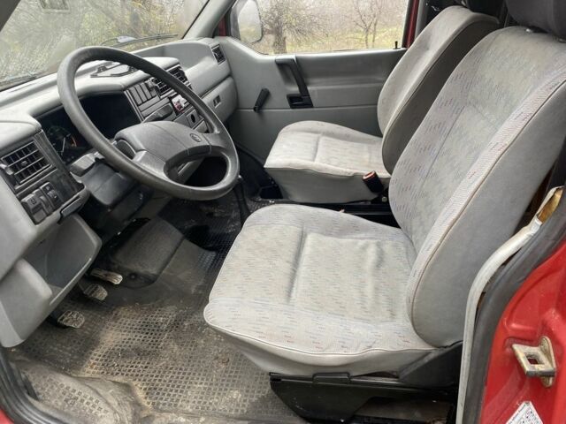 Червоний Фольксваген Transporter, об'ємом двигуна 1.9 л та пробігом 250 тис. км за 2700 $, фото 14 на Automoto.ua