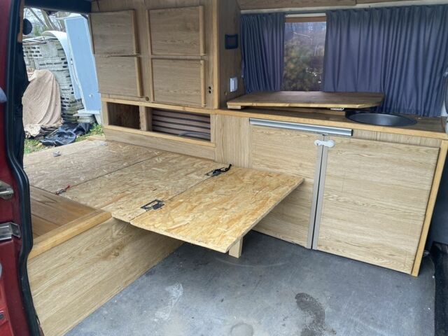 Червоний Фольксваген Transporter, об'ємом двигуна 1.9 л та пробігом 250 тис. км за 2700 $, фото 11 на Automoto.ua