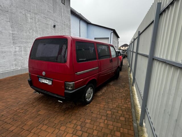 Красный Фольксваген Transporter, объемом двигателя 1.9 л и пробегом 300 тыс. км за 5800 $, фото 2 на Automoto.ua