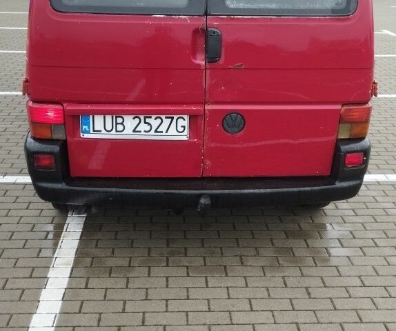 Красный Фольксваген Transporter, объемом двигателя 9 л и пробегом 4 тыс. км за 2100 $, фото 1 на Automoto.ua