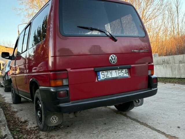 Красный Фольксваген Transporter, объемом двигателя 0 л и пробегом 365 тыс. км за 2600 $, фото 1 на Automoto.ua