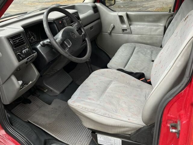 Фольксваген Transporter 1996 у Харкові на Automoto.ua Червоний Фольксваген Transporter, об'ємом двигуна 1.9 л та пробігом 366 тис. км за 5600 $, фото 9 на Automoto.ua