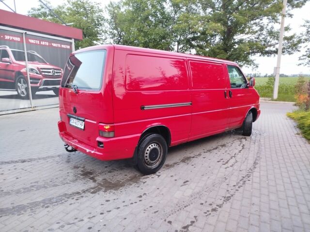 Красный Фольксваген Transporter, объемом двигателя 0 л и пробегом 300 тыс. км за 3200 $, фото 2 на Automoto.ua
