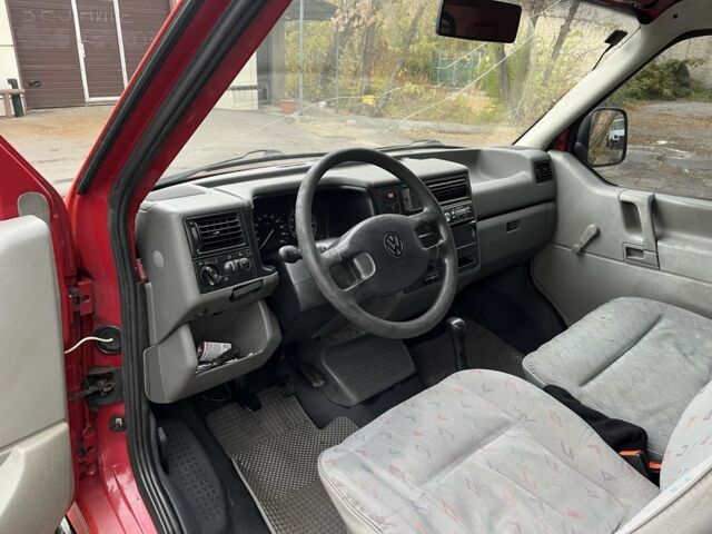 Фольксваген Transporter 1996 у Харкові на Automoto.ua Червоний Фольксваген Transporter, об'ємом двигуна 1.9 л та пробігом 366 тис. км за 5600 $, фото 10 на Automoto.ua