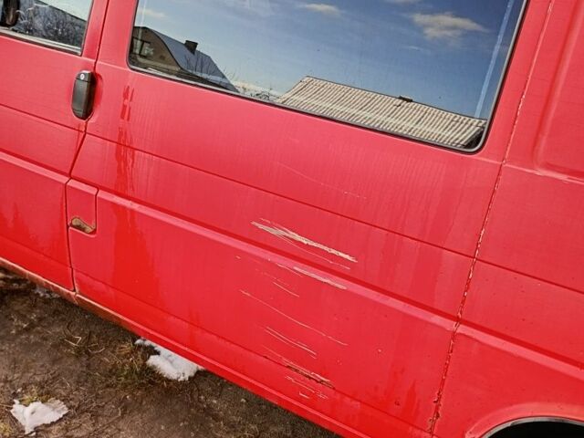 Красный Фольксваген Transporter, объемом двигателя 1.9 л и пробегом 620 тыс. км за 4000 $, фото 6 на Automoto.ua