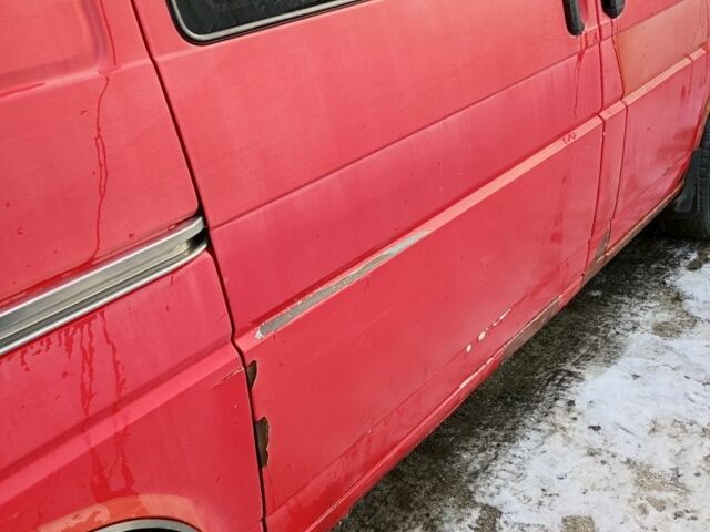 Красный Фольксваген Transporter, объемом двигателя 1.9 л и пробегом 620 тыс. км за 4000 $, фото 1 на Automoto.ua