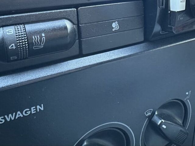 Красный Фольксваген Transporter, объемом двигателя 1.9 л и пробегом 320 тыс. км за 4650 $, фото 8 на Automoto.ua