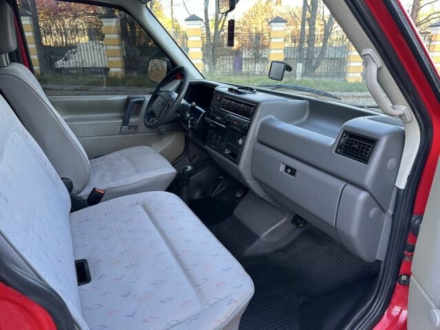 Красный Фольксваген Transporter, объемом двигателя 1.9 л и пробегом 320 тыс. км за 4650 $, фото 11 на Automoto.ua