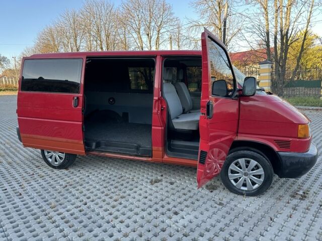 Красный Фольксваген Transporter, объемом двигателя 1.9 л и пробегом 320 тыс. км за 4650 $, фото 3 на Automoto.ua