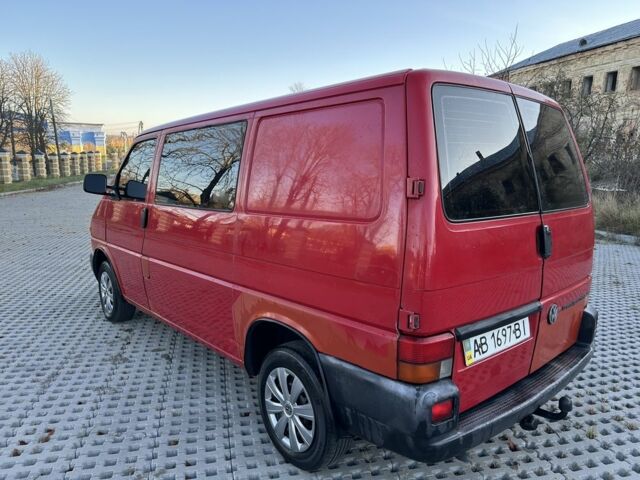 Красный Фольксваген Transporter, объемом двигателя 1.9 л и пробегом 320 тыс. км за 4650 $, фото 1 на Automoto.ua