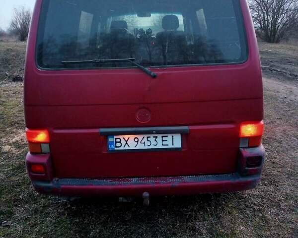Красный Фольксваген Transporter, объемом двигателя 2.5 л и пробегом 613 тыс. км за 4300 $, фото 5 на Automoto.ua