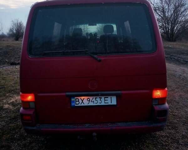 Красный Фольксваген Transporter, объемом двигателя 2.5 л и пробегом 613 тыс. км за 4300 $, фото 2 на Automoto.ua