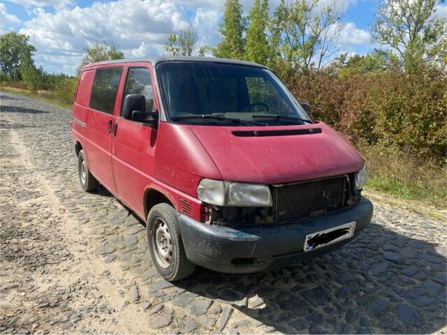 Красный Фольксваген Transporter, объемом двигателя 2.5 л и пробегом 400 тыс. км за 2800 $, фото 5 на Automoto.ua